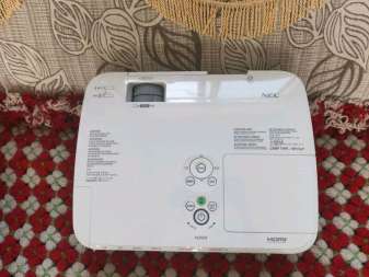 原裝進(jìn)口投影儀，筆記本電腦，沒(méi)維修過(guò)，配件齊全，都低價(jià)轉(zhuǎn)讓